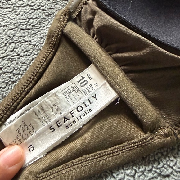 SEAFOLLY: Peekaboo Side Bikini - Picture 5 of 9